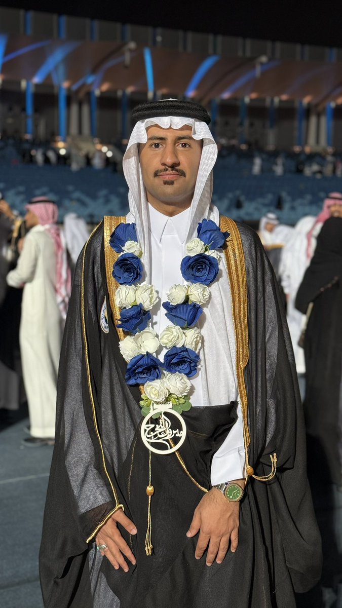 M_7KQ52's tweet photo. ﴿ وآخرُ دَعْواهُمْ أَن الْحَمْدُ لِلَّهِ ربِّ الْعالمِينَ ﴾

الحمدلله الذي يسر لي البدايات وبلغني ختامها فما تناهى درب ولا ختم جهد ولا تم سعي الا بفضله🤍🤍🎓
شعور الفرحة لايوصف اللهم لك الحمد🤍🤍✨
#خريجنا_كفو46 
#جامعة_الملك_فيصل https://t.co/i5FaCYBh4h