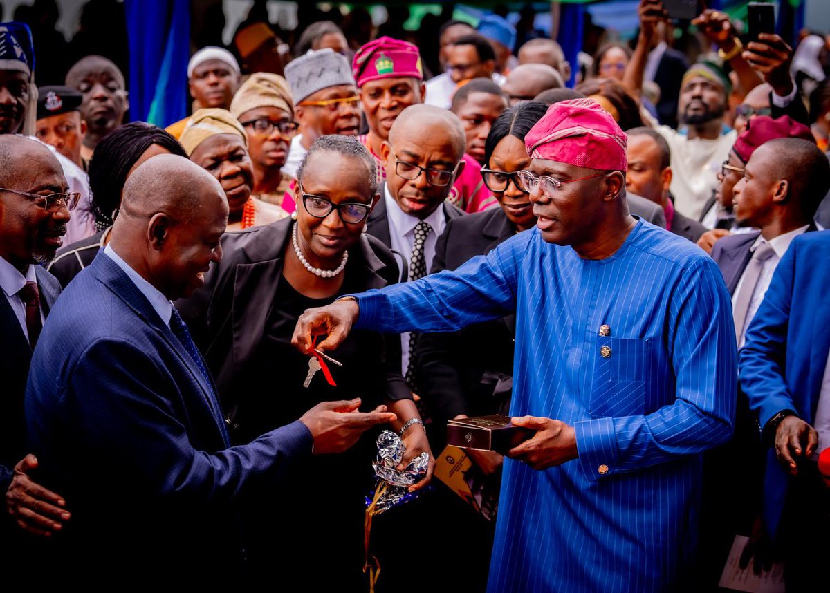 jidesanwoolu's tweet photo. Today, I handed over two blocks of newly built 3-bedroom apartments to the magistrates and legal counsels in the Lagos State Ministry of Justice. These homes represent our appreciation for the work our judicial officers do every day to uphold justice and maintain order in our communities.

Magistrates are often the first contact point for citizens in their pursuit of justice. Their rulings impact lives, influence peace in our neighbourhoods, and shape public trust in the legal system. That’s why it’s so important to provide them with the comfort, dignity, and independence they deserve.

This housing initiative is a promise kept. By creating a supportive environment, we not only reduce the risk of undue influence but also empower our magistrates to make fair and courageous decisions.

While we understand and appreciate the full separation of powers, we are united in one purpose: serving the people. 

We will continue to support our judiciary because when we care for those who uphold justice, we strengthen our society's foundation.