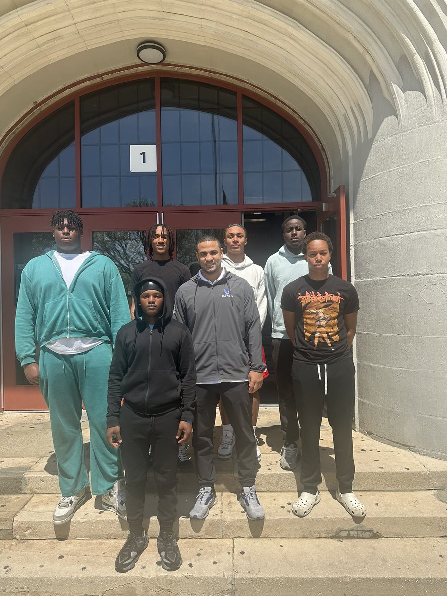 Thank you <a href="/Biggame_24/">Coach Caleb Haynes</a> for stopping by to see some of our guys at Roosevelt HS! <a href="/UBFootball/">UB Football</a> <a href="/a_dechent/">Edward DeChent</a> <a href="/YonkersSchools/">Yonkers Public Schools</a> <a href="/YPS_Athletics/">Yonkers Public Schools Athletics</a> <a href="/hoopsmbd/">Mike Dougherty</a> <a href="/KDJmedia1/">Kevin Devaney Jr.</a>