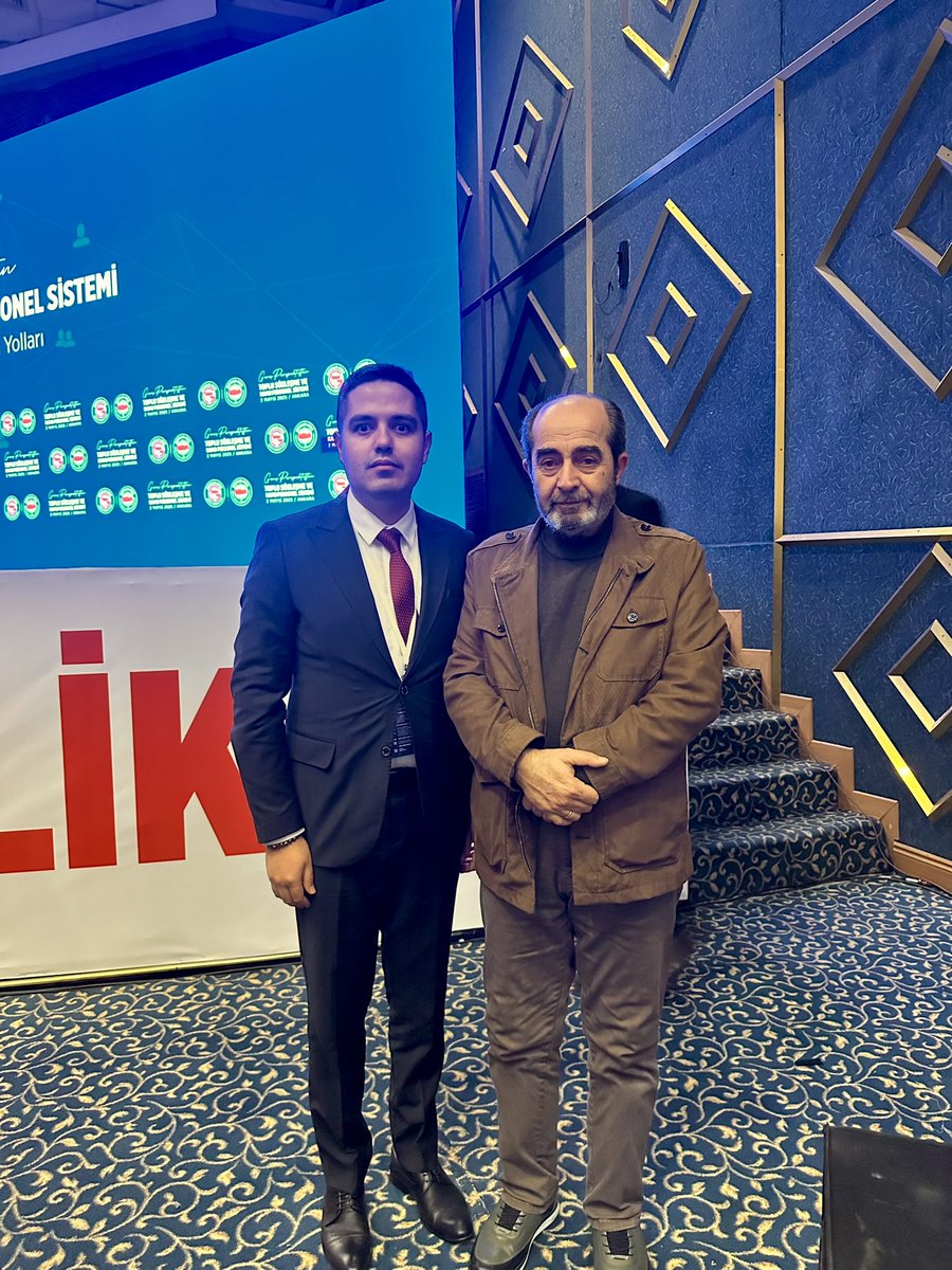 “Gençliğin fikrine yön, ruhuna derinlik, ufkuna ilham… Dr. Ömer Demirbağ hocamızla ‘Fikir, Hikmet ve Hayret’ söyleşimizde dolu dolu bir yolculuk yaptık. Genç Memur-Sen teşkilatımızla değerli kazanımların izindeyiz.” <a href="/yasertopaloglu/">Yaser TOPALOĞLU 🇹🇷</a> <a href="/mstemrebalci/">Mesut Emre Balcı</a> <a href="/_aliyalcin_/">Ali YALÇIN</a> <a href="/bekir_nennioglu/">Bekir NENNİOĞLU</a>