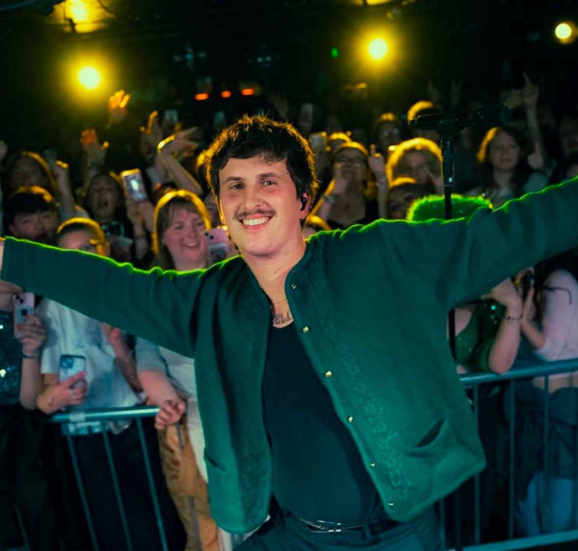 just a couple of twins (fr)👯‍♀️ #ukytselfieday