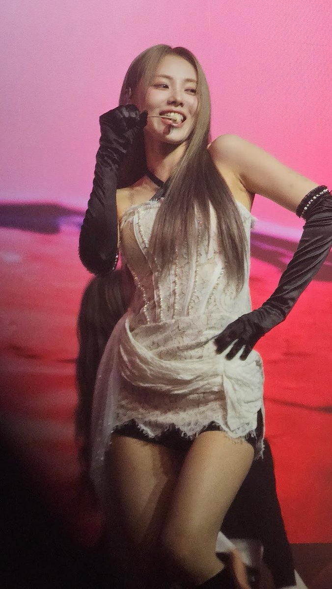 The Kpop Geek tweet media