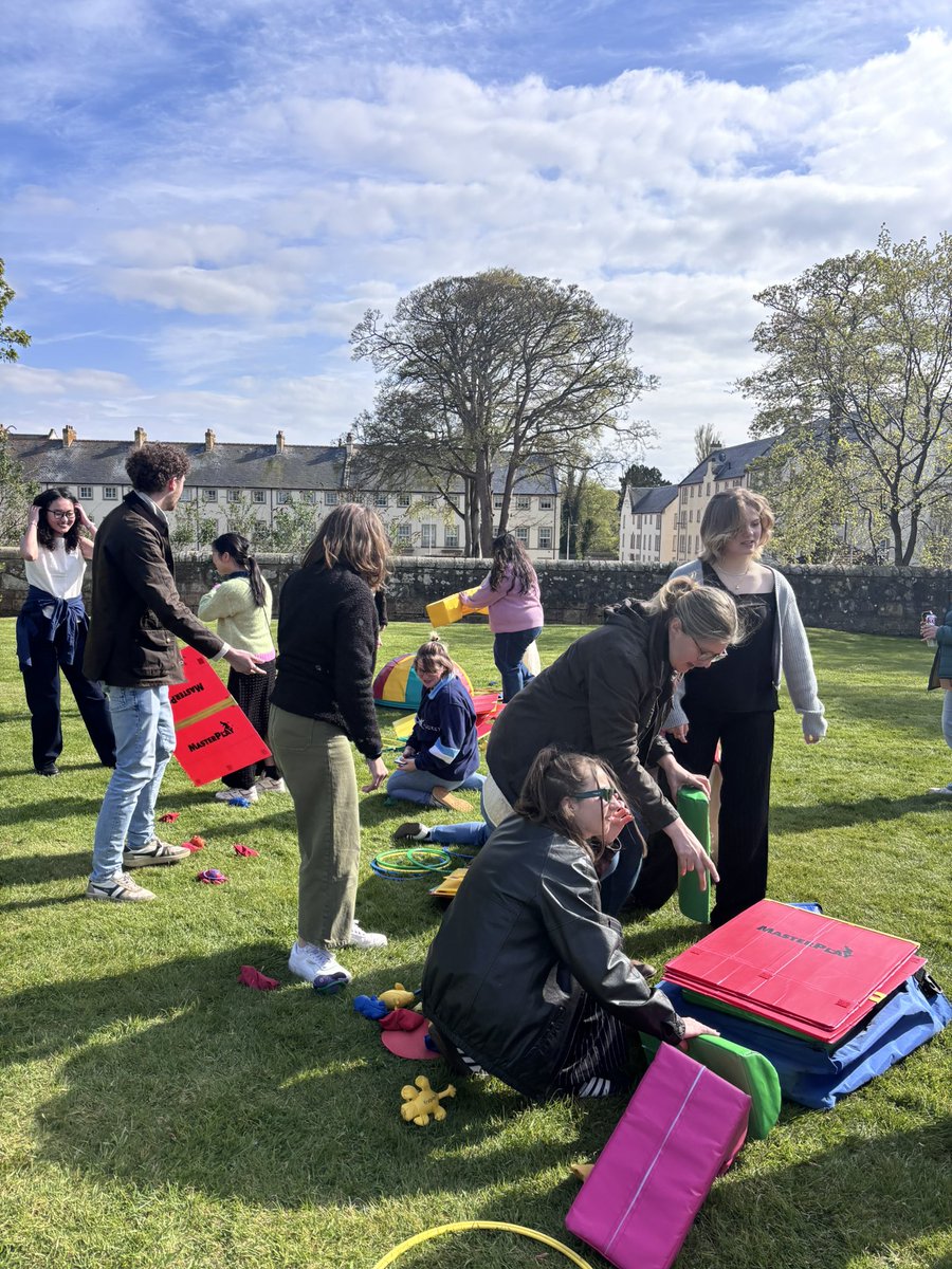 StAndGradSchool's tweet image. Last week we celebrated the end of the term with an outdoor BBQ for our postgraduate students! Good luck to all of them with their summer research projects 🤩
Ft @SaintsSport ⛳️
@StAndMedicine @StAndrewsSGSD @MHSStAndrews @EthicsEnergy @StAndrewsSGSD @StLeonards_PGs