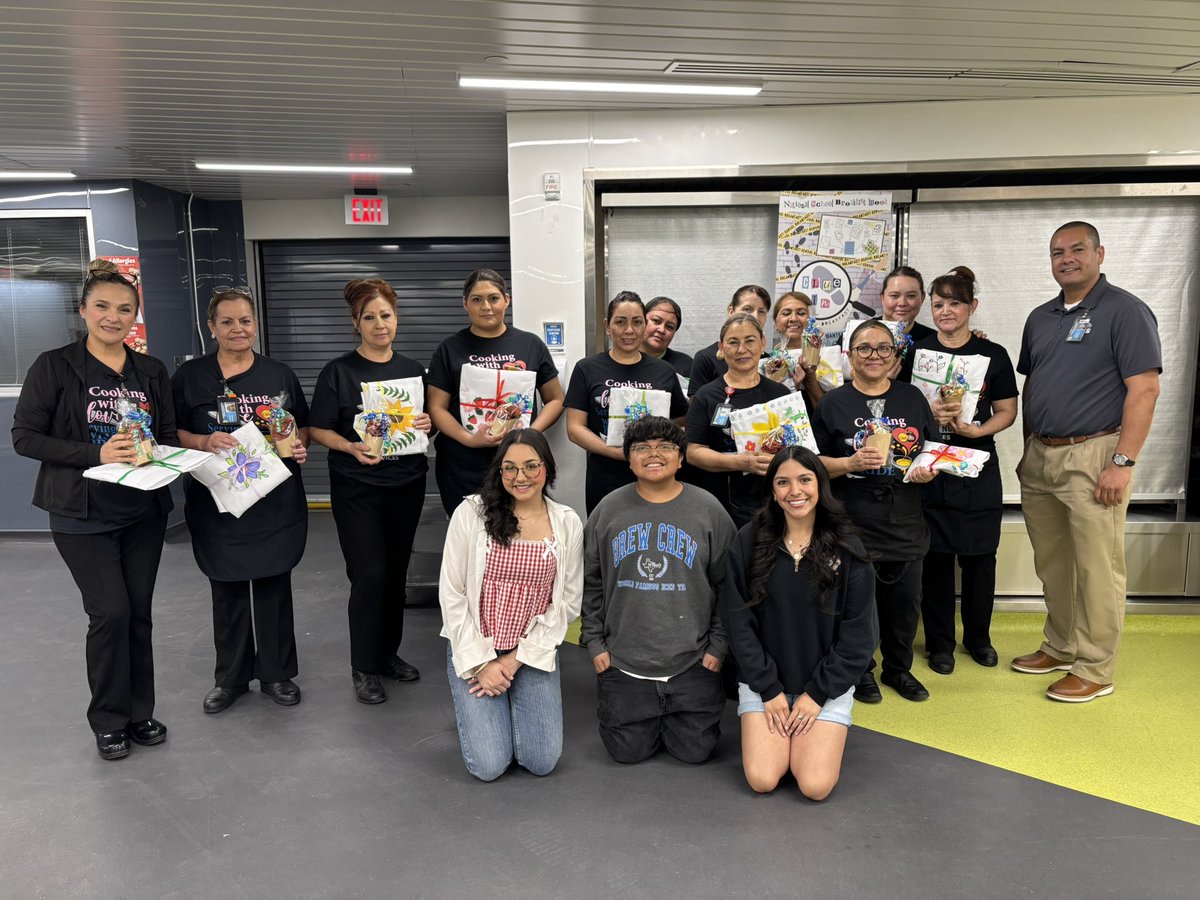 Montwood HS StuCo (@_mhsstuco) on Twitter photo Happy #SchoolLunchHero Day to the champions of @montwoodhs who provide nutritious meals served with love 💚💙<a href="/AnaPlayer_MHS/">Ana Player</a> <a href="/mhsco_2025/">Montwood Class of 2025</a> <a href="/mhs_class_of_26/">mhs_class_of_26</a> <a href="/MHSClass_of_27/">Montwood class of 2027</a> <a href="/MHSClass_of_28/">Montwood Class of 2028</a> Happy #SchoolLunchHero Day to the champions of @montwoodhs who provide nutritious meals served with love 💚💙<a href="/AnaPlayer_MHS/">Ana Player</a> <a href="/mhsco_2025/">Montwood Class of 2025</a> <a href="/mhs_class_of_26/">mhs_class_of_26</a> <a href="/MHSClass_of_27/">Montwood class of 2027</a> <a href="/MHSClass_of_28/">Montwood Class of 2028</a>