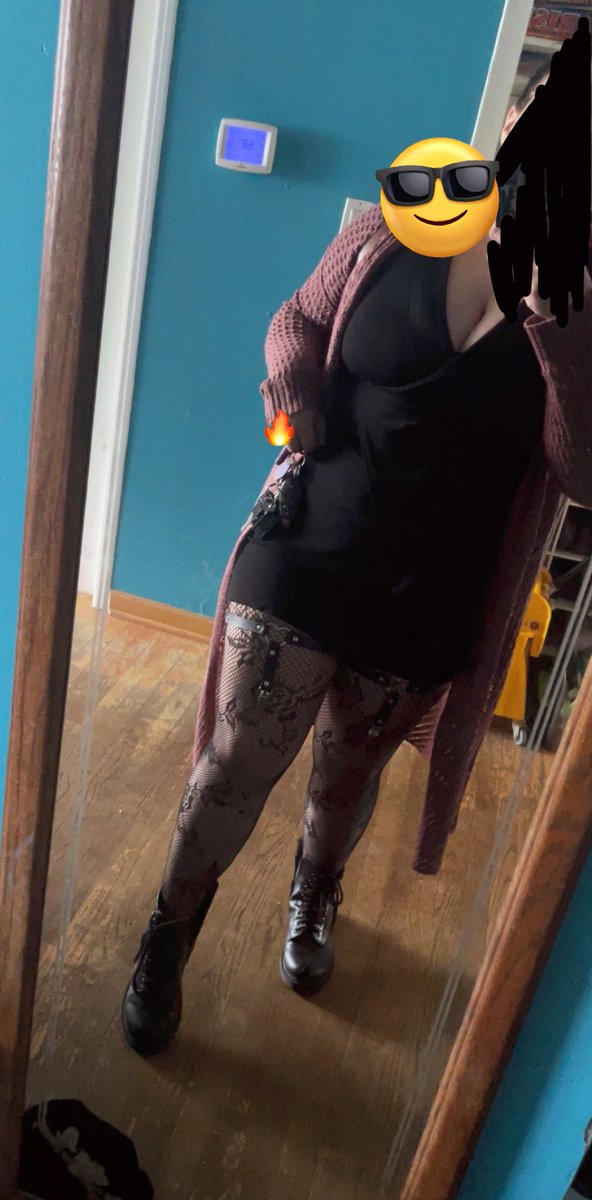 Happy Friday! I’m taking myself out today! Remember it’s important to treat yo self sometimes.