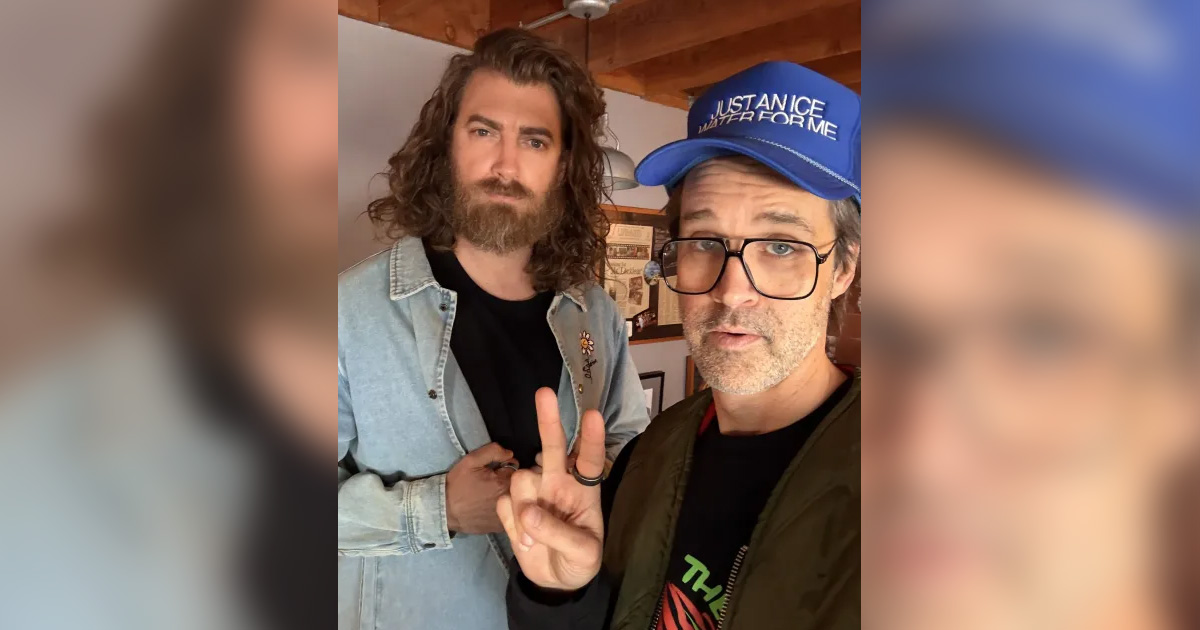 mythicalsociety's tweet image. Coming up on the Society โ๏ธ May 05-09
๐ Rhett & Link AMA* - May 05
๐ Car Biscuits - May 06
๐ Bonus Round - May 08
๐๏ธ Behind the Mythicality - May 09
*Photo from past AMA