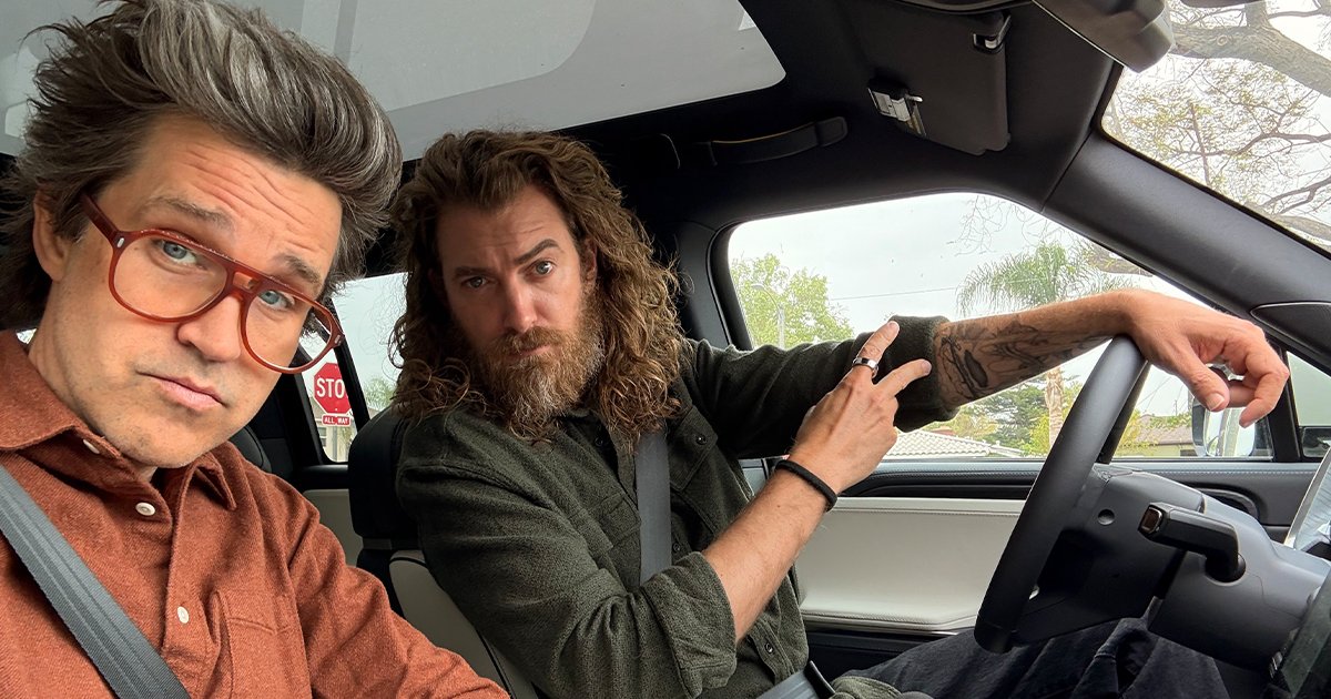 mythicalsociety's tweet image. Coming up on the Society โ๏ธ May 05-09
๐ Rhett & Link AMA* - May 05
๐ Car Biscuits - May 06
๐ Bonus Round - May 08
๐๏ธ Behind the Mythicality - May 09
*Photo from past AMA