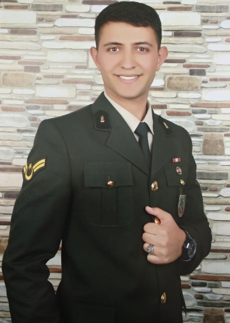 Fırat Gültekin’in kardeşi: 

“Abim 9 yıldır ilk kez iyi olmadığını söyledi. Gösterilen muamele, ağırlaştırılmış müebbetten daha kötü. Hücreye geçince artık 'her şey bitti' diyor.”
Lütfen ses verin!

Öğrencilere MüebbetveHücre

Arjantin'de 7.4