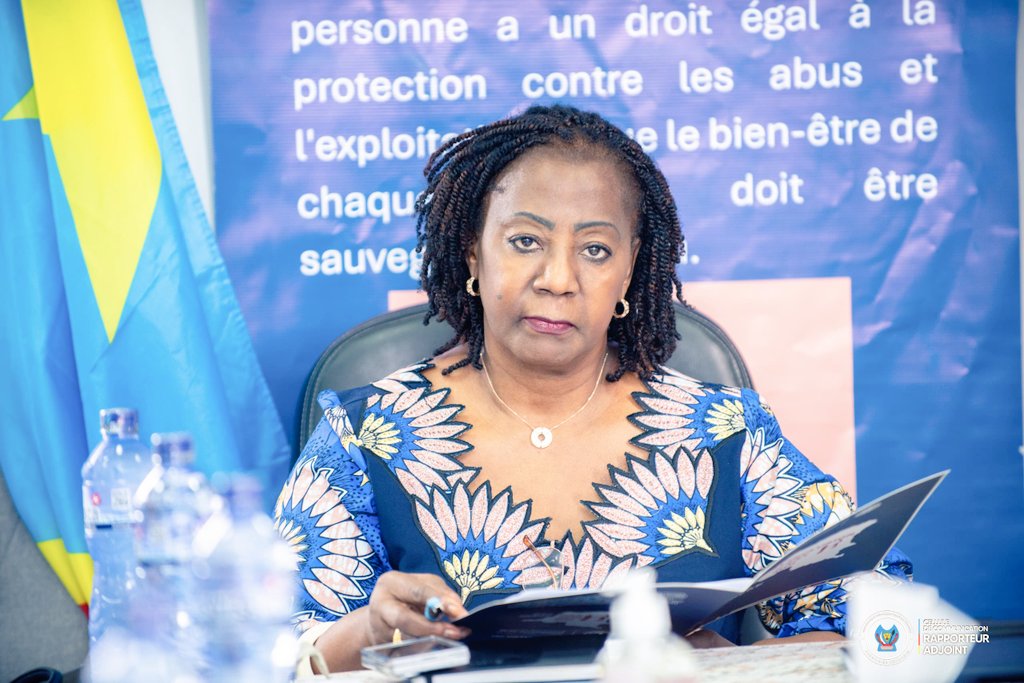 Inamizi2's tweet image. Ce  matin, 2 mai, j&apos;ai eu à m&apos;entretenir avec une quinzaine de jeunes femmes universitaires,  dans le programme de mentorship de IFES/DrCongo.  Importance de susciter l&apos;ambition des jeunes pour s&apos;engager en politique.