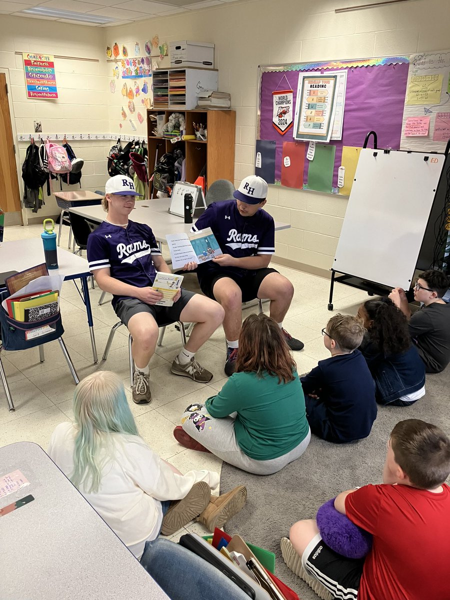 R-H SAAC Athletes stopped at various Elementary School Rooms to read to our Future RAMS!
Horns Up!