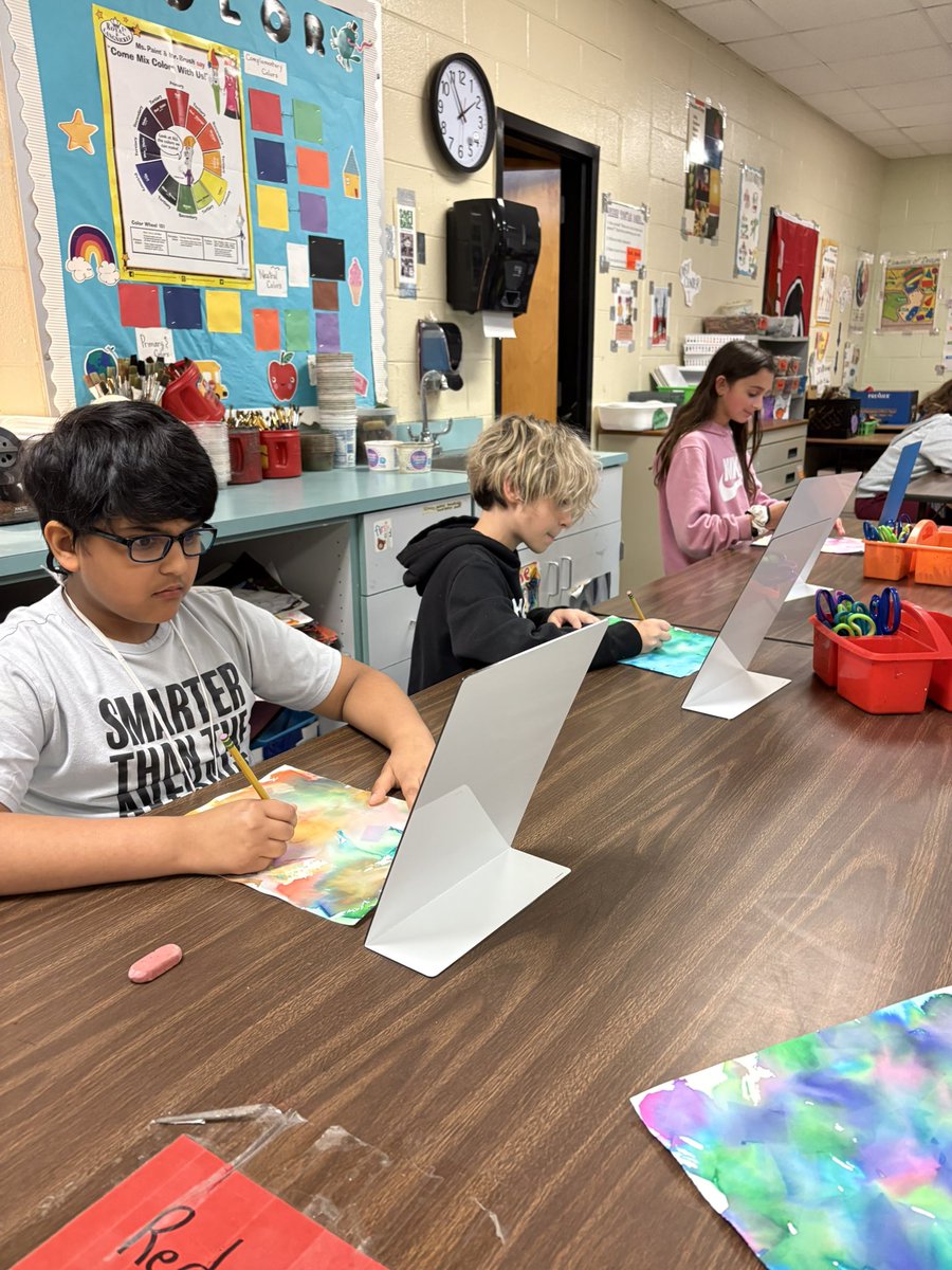 Ms. Walker's art students work on self portraits, using a mirror to see their features and draw themselves more realistically :)  #rnegreatthings