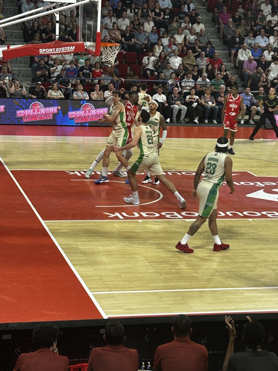 Déjà un dunk pour le ⁦<a href="/SLUCbasketNancy/">SLUC Nancy Basket</a>⁩ vs ⁦<a href="/Nanterre92/">Nanterre 92</a>⁩ ! Ça démarre fort ! ⁦<a href="/GRDF/">GRDF</a>⁩ ⁦<a href="/FebvreB/">Febvre Brice</a>⁩