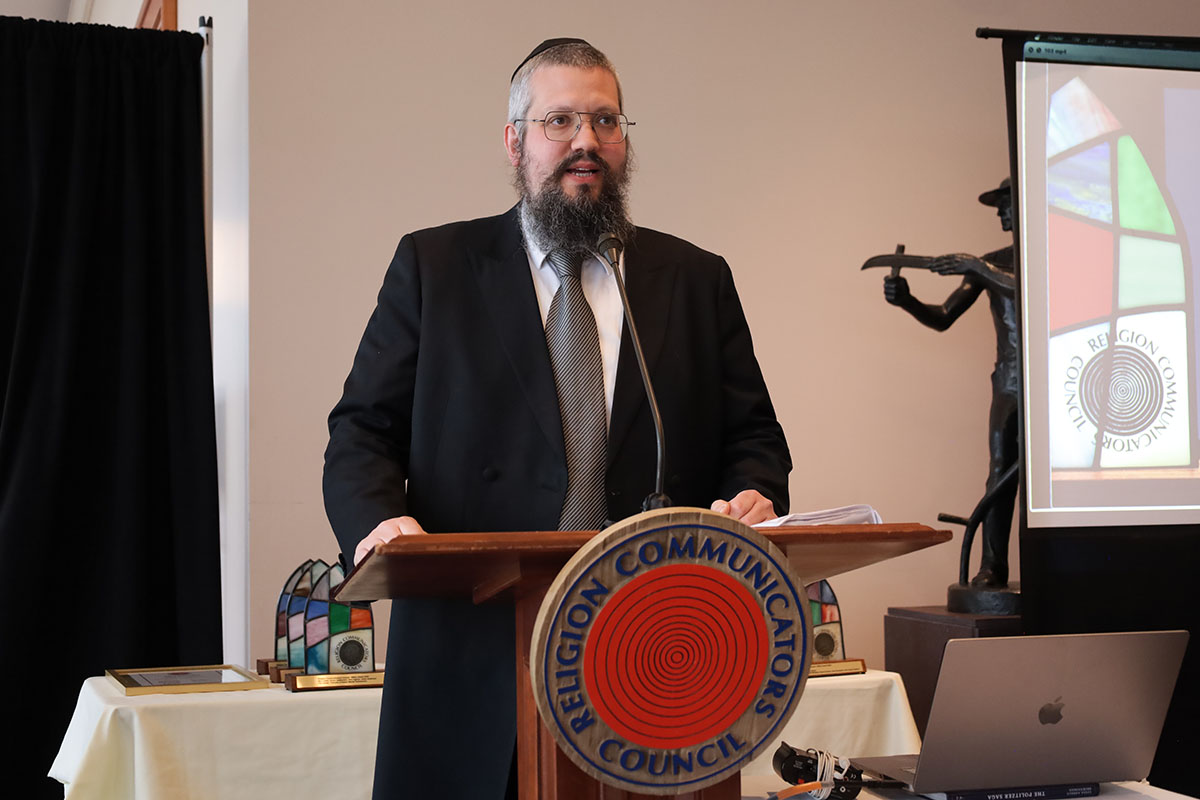 It was my honor to receive the Wilbur Award with @marcasnin on behalf of The Oracle: Portraits of Rebbe Mendel Schneerson team.

"The Rebbe believed in people, encouraged them to be lamplighters, and to never relent in the face of challenges. He did not cower before his
