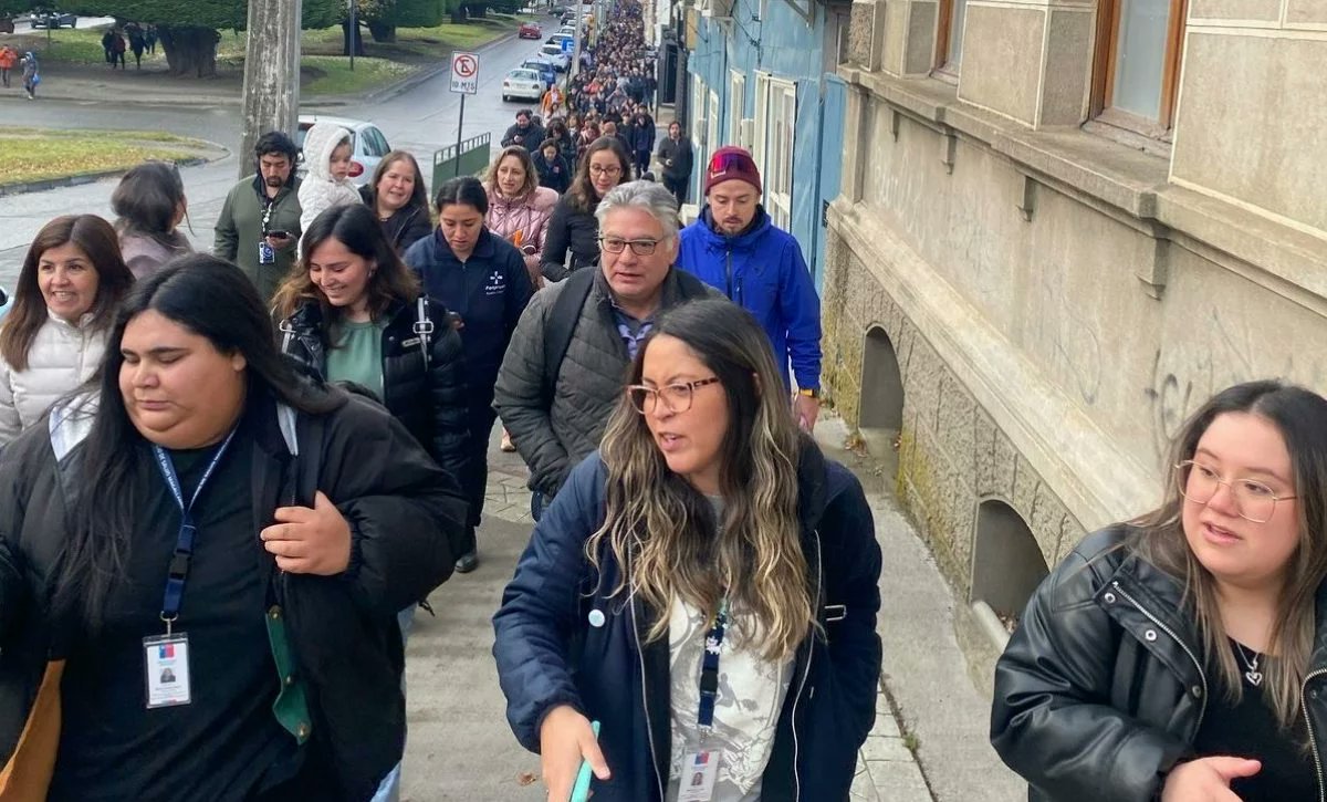 🌍 Un fuerte sismo de magnitud 7.5 sacudió el sur de #Chile y #Argentina esta mañana.

🚨 Se emite alerta de tsunami y se ordenan evacuaciones en la Región de Magallanes.

Infórmate aquí 👉 adrnetworks.mx/fuerte-terremo…

#TerremotoChile #Sismo #AlertaTsunami #Evacuación #Noticias