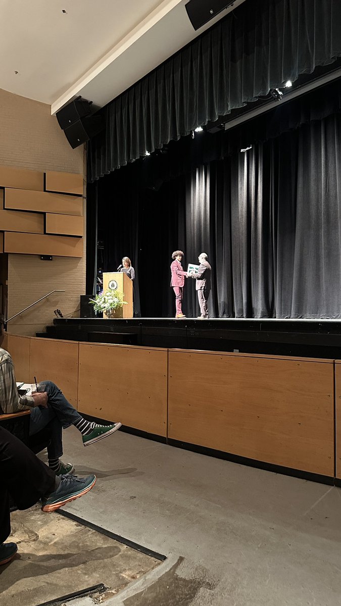 calvindrakeiii's tweet image. Received the Tulane Book Award today.

(The Tulane Book Award recognizes high school juniors who embody Tulane&apos;s motto of &quot;Not for one&apos;s self, but for one&apos;s own&quot; and have demonstrated excellence in academics, leadership, and public service.)