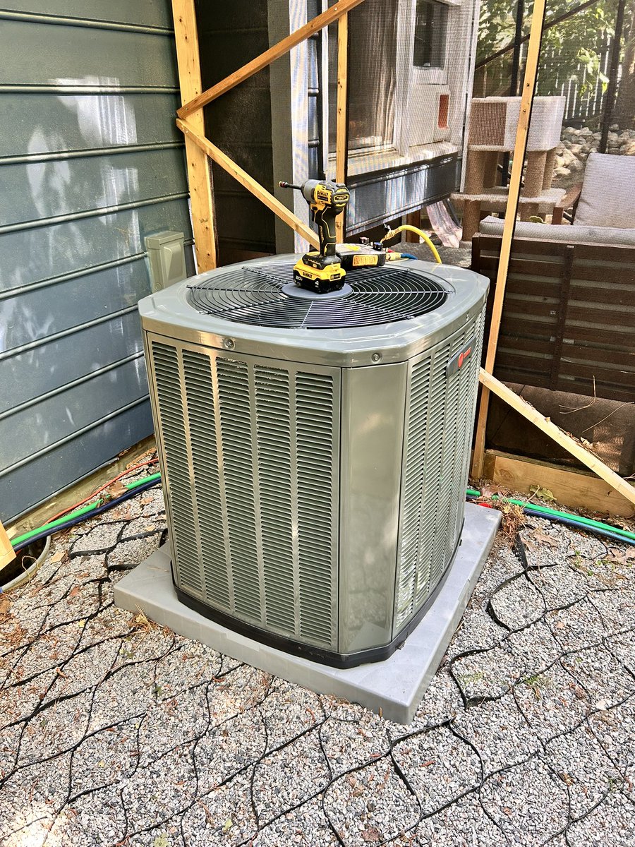 ServiceMedic's tweet photo. Here is another great Trane heat pump installation, this is a 2 ton heat pump, 15 seer with the new A2L refrigerant R454B, Service Medic has been provided professional and affordable HVAC services in Holly Springs and surrounding areas for years! Call us @ 919-904-5976 https://t.co/f2kMyIhA46