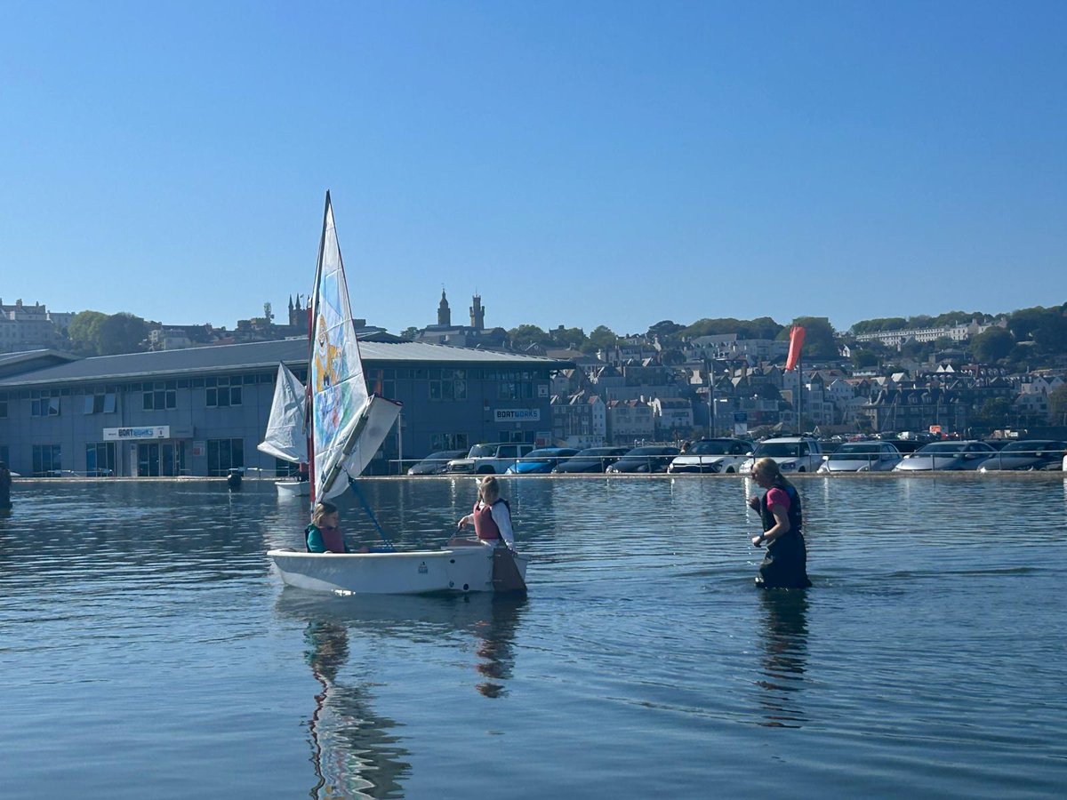The Ladies' College, Guernsey tweet media