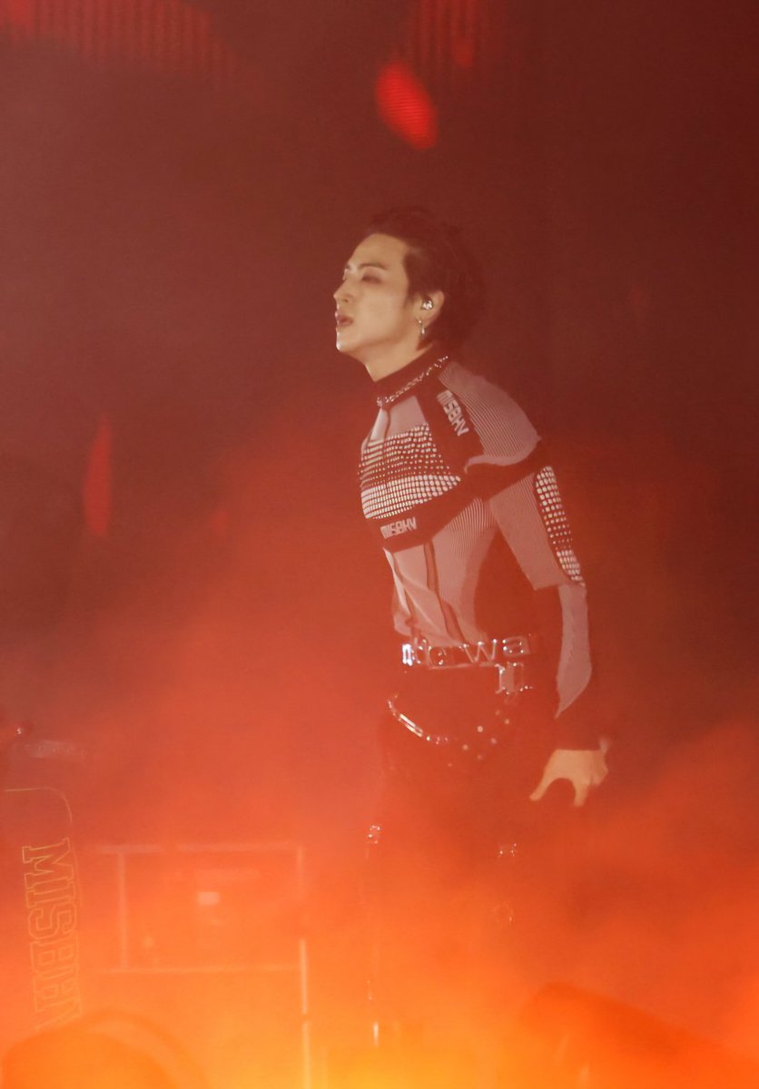 coconutverbena's tweet photo. JAY B 🔥 

#JAYB #GOT7_NESTFESTinBKK_Day1 https://t.co/0mfD69Ph71