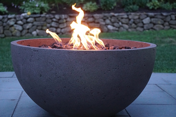 How To Install A Patio Fire Bowl - A gas fire bowl instantly creates an outdoor focal point and family gathering spot, and is a safer alternative to a fire pit.
extremehowto.com/install-an-out…