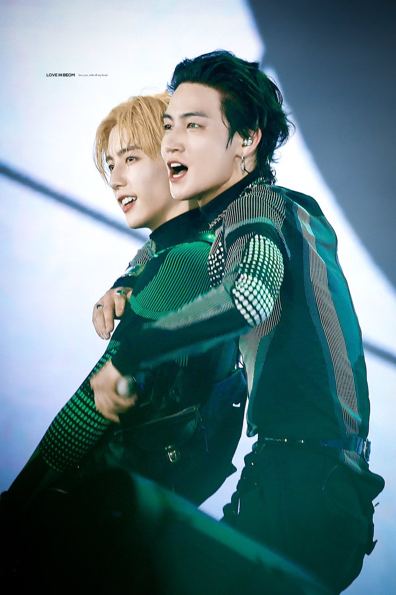 LoveinBeom0106's tweet image. [HQ] 250502 GOT7 NESTFEST IN BANGKOK DAY1

🌴🐰🔥

#GOT7_NESTFESTinBKK_Day1 #GOT7 #JAYB #제이비 #MarkTuan #마크