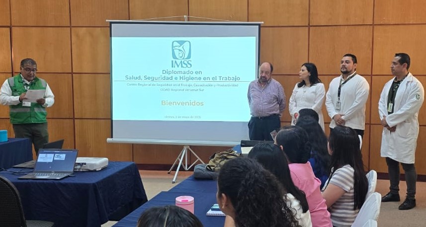 🎓El #IMSSVeracruzSur puso en marcha la la 25ª edición del Diplomado en Salud, Seguridad e Higiene en el Trabajo, en el que participan 29 empresas afiliadas de la región de Coatzacoalcos.🦺
