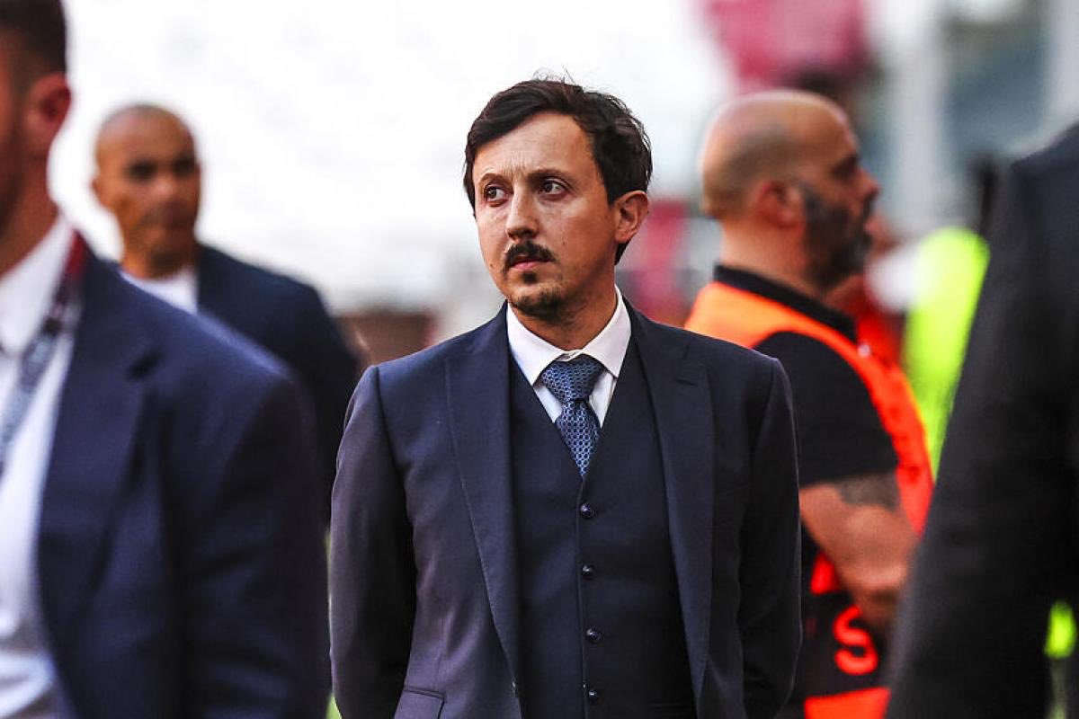 Be_OM13's tweet photo. 🗣️ Pablo Longoria 🇪🇸 :

« J'espère que mon passage va durer le plus longtemps possible mais ça dépend des résultats… On est tous dépendant des résultats. 

Ce club est merveilleux »

#OM125 https://t.co/5XUkBDune5