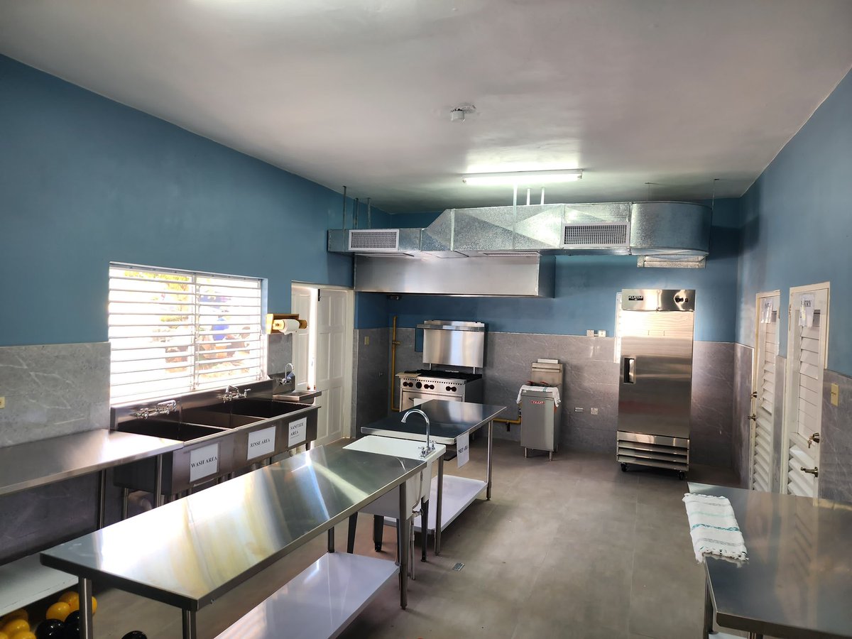 LocalGovJa's tweet image. The new kitchen is equipped with modern equipment and appliances enabling the staff to prepare meals efficiently and safely. 
The new dining area aims to create a more comfortable environment for the 46 residents to enjoy their meals. #LocalGovAtWork #SocialProtection