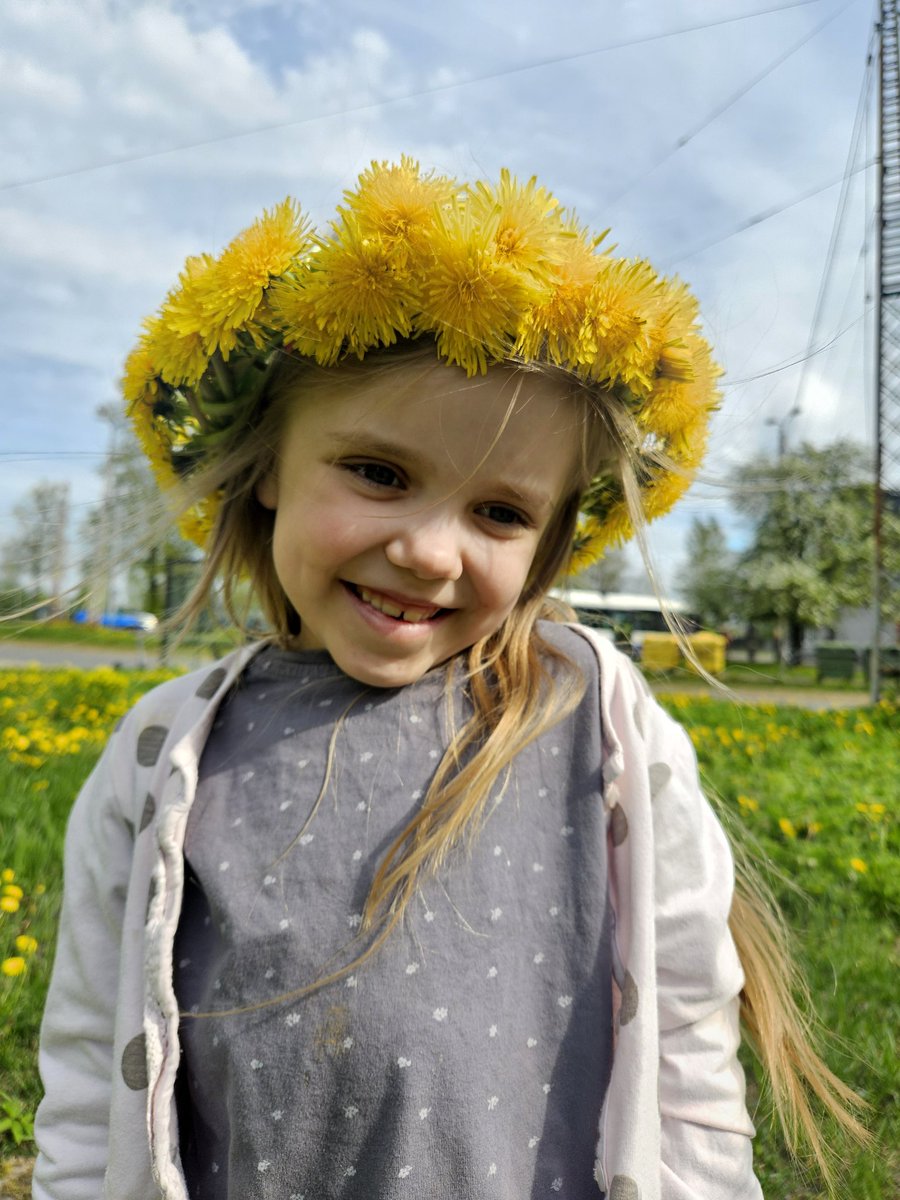 zhanete's tweet photo. Mazliet saulītes starp Twitter drāmām ☀️ https://t.co/qtMmBcgE3Q