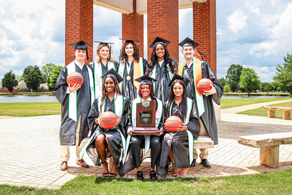 𝐂𝐋𝐀𝐒𝐒 𝐎𝐅 𝟐𝟎𝟐𝟓 🎓

Join us in congratulating our Shelton State Women’s Basketball class of 2025!