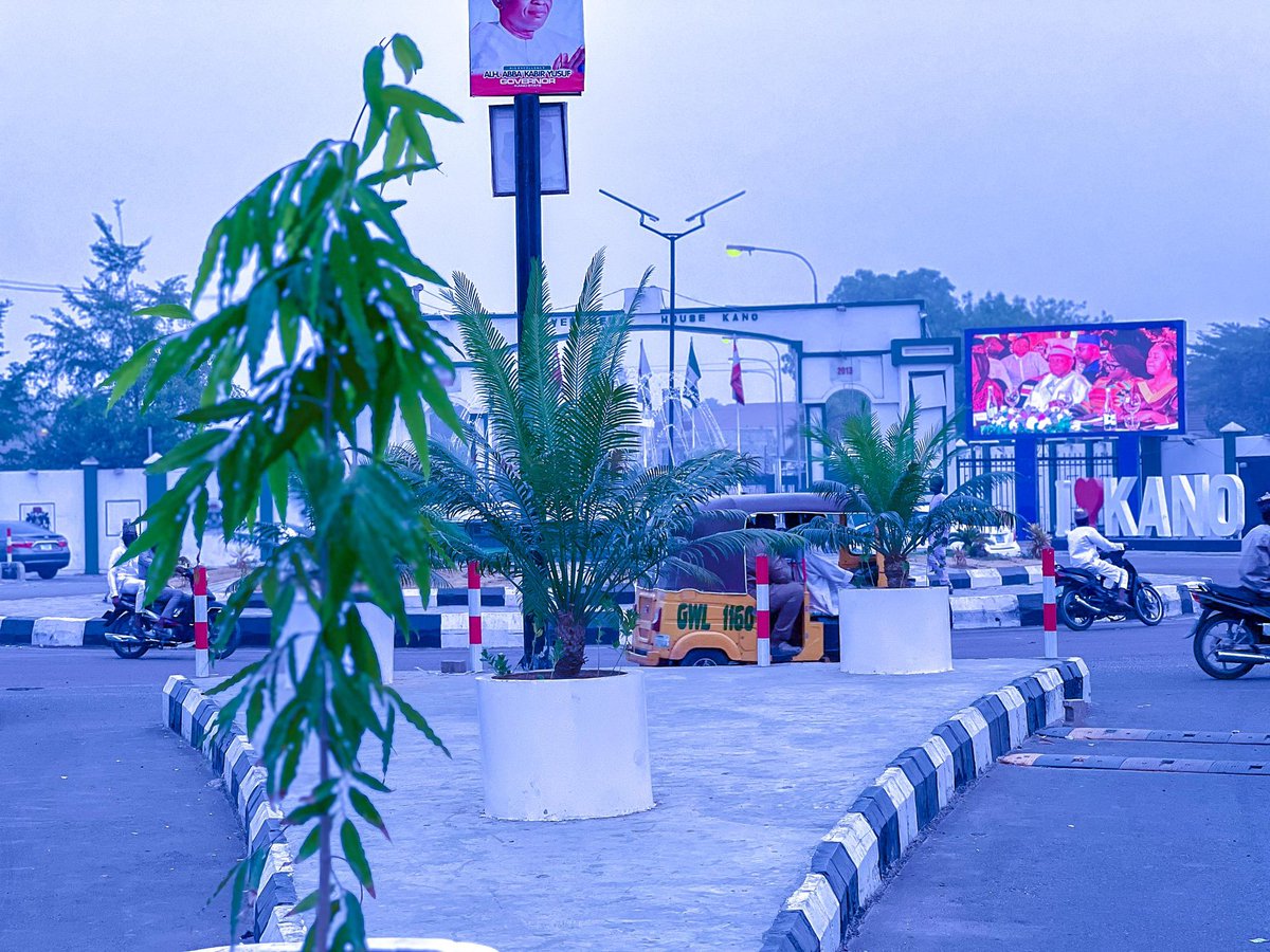 ibrahimado__'s tweet image. Alhamdulillah.
Lodge Road after reconstruction and dualization by Gov. Abba K Yusuf. This is the expected appearance of Kano roads upon completion of the Urban Renewal project.

#AbbaIsWorking. 
#MakeKanoGreen.