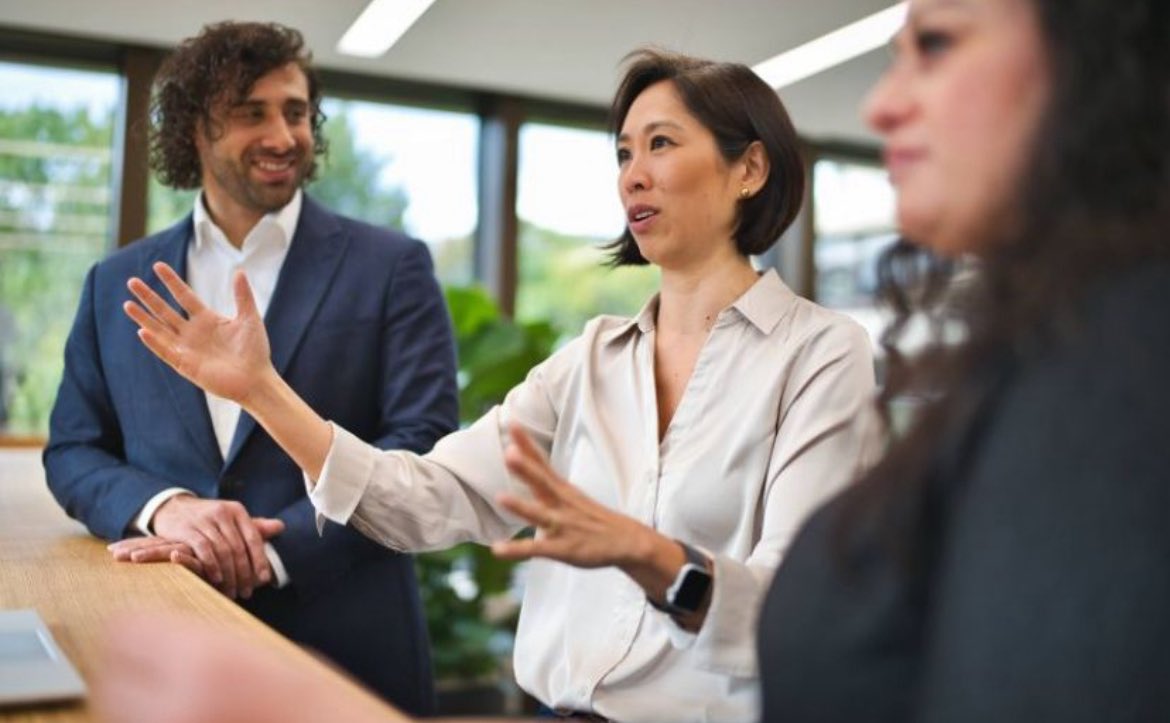 Join the BIS Innovation Hub in Frankfurt, Paris, Hong Kong, London, Basel, Stockholm, Singapore, or Toronto. We have a number of secondment opportunities. Duration is typically 6-18 months. 

Find here more information on the job and how to apply:

lde.tbe.taleo.net/lde01/ats/care…