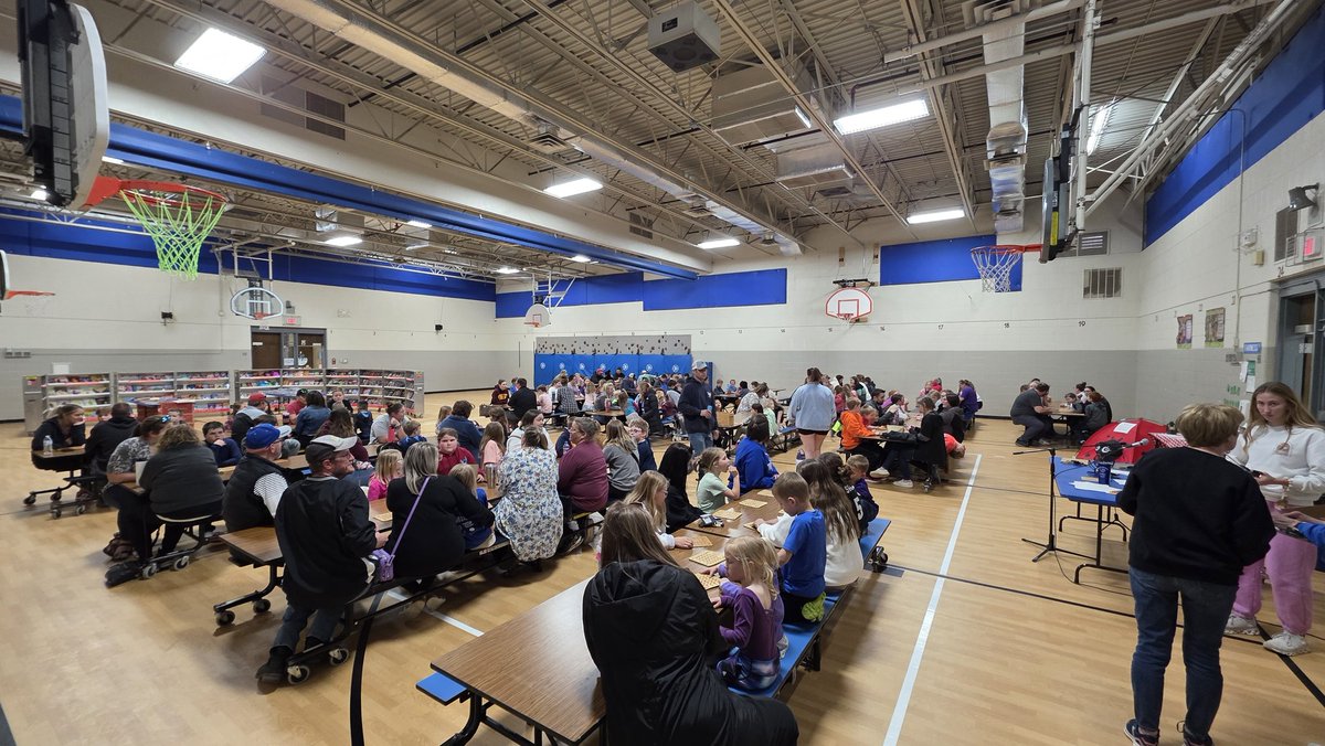 TMBElementary's tweet image. Bingo for Books.  Handed out 247 Books last night!!!