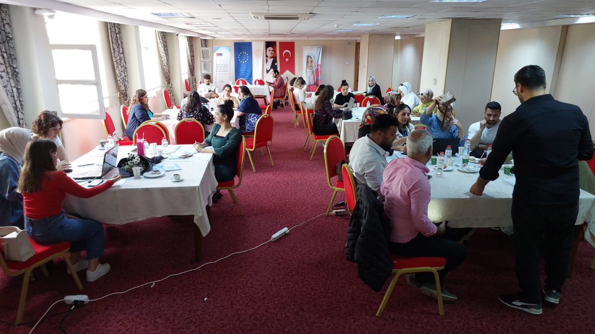 Hayat Boyu Öğrenme Genel Müdürlüğünce Piktes Türkçe Ögreticilerine yönelik düzenlenen  Yenilikçi Yaklaşımlar ve Teknoloji Kullanımı Sınıf içi Uygulamaları kursu  tüm Ögreticilerimizin katılımıyla sona erdi. <a href="/mebhbogm/">MEB Hayat Boyu Öğrenme Genel Müdürlüğü</a> <a href="/tufekciyusuf/">Yusuf TÜFEKÇİ</a> <a href="/AdanaMem/">Adana İl Millî Eğitim Müdürlüğü</a> <a href="/hudaverdiyldz/">Hüdaverdi YILDIZ</a> <a href="/projepiktesplus/">PiktesProjesi</a>