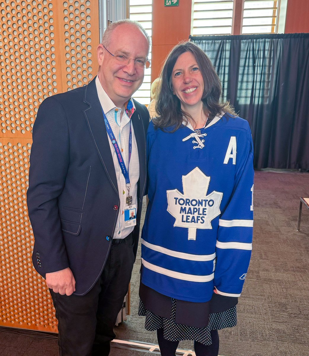 Of course our good friends the @mapleleafs win the #BattleOfOntario!

Remember the friendly bet we had with our friends over at CHEO in Ottawa? The loser had to wear the opposing team's jersey for a day… 

Consider the wager settled and paid up!🤝#LeafsForever