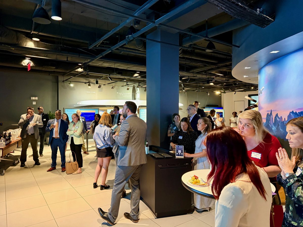 AeroClubDC's tweet image. Thank you to everyone who joined us yesterday for Cockpits & Cocktails: An Aero Club Runway Program Event at the Airbus Experience Center!
This event provided networking opportunities to young professionals and those new to the aviation industry. We hope that the connections…