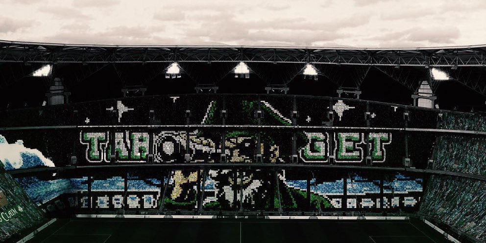 🚨🚨 يقصد بـ تيفو الاهلي غداً :

يظهر تصميم لشخصية ترتدي قبعة ( شخصية قناص ) 🔭💚

والنـص المكتوب ( TARGET ) تعنـي ( الهــدف ) 🔥🎯