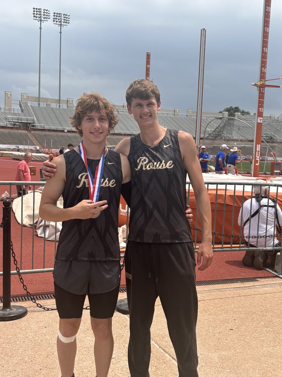 Cases O’Hara ties for 2nd and Parker Brown places 4th at the 5A UIL State meet! Great season and career boys!