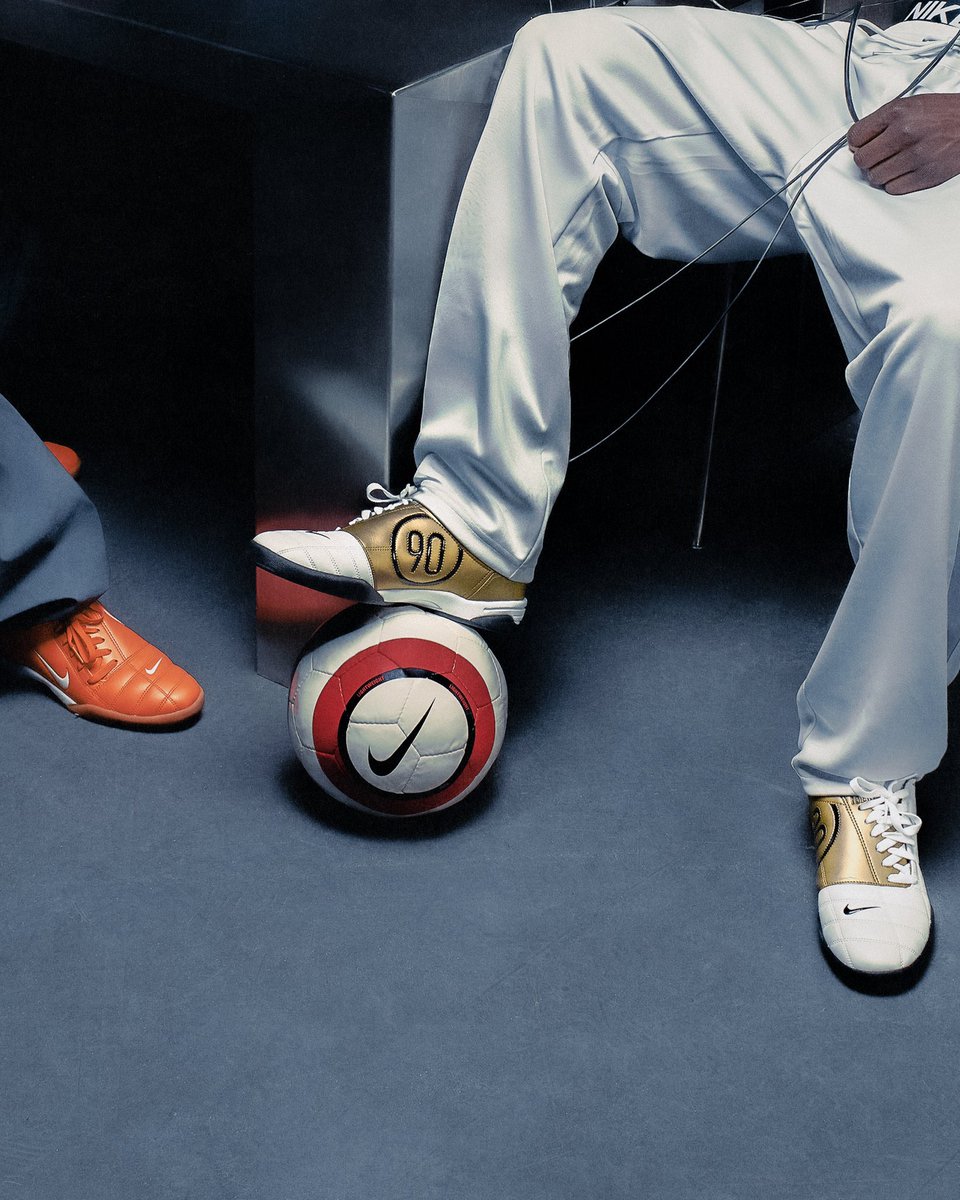 Geçmiş &amp; Bugün…

⚽️ Nike yeni Total 90 koleksiyonunu Edgar Davids ve Eduardo Camavinga’yla tanıttı.

#Total90 <a href="/nikefootball/">Nike Football</a>