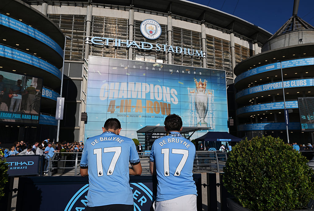 📻Ya en vivo para #MCI🆚️#WOL desde el 🏟Etihad con 🎙<a href="/ManuSanchezGom/">Manuel Sánchez</a> y <a href="/LeoBachanian/">Leonardo Bachanian 🎙️⚽⭐⭐⭐</a> 

🇳🇴Erling Haaland de regreso en la convocatoria del City 

👇
live.talksport.com/channel1m-es