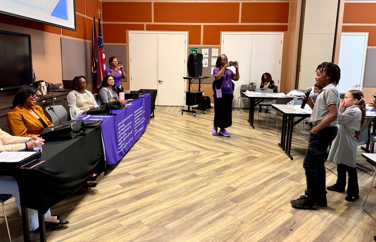 We were honored to welcome 85 students from schools across #Phoenix and #Tolleson - including 22 from the Edison-Eastlake Community - to #LawDay2025! 💼🌟