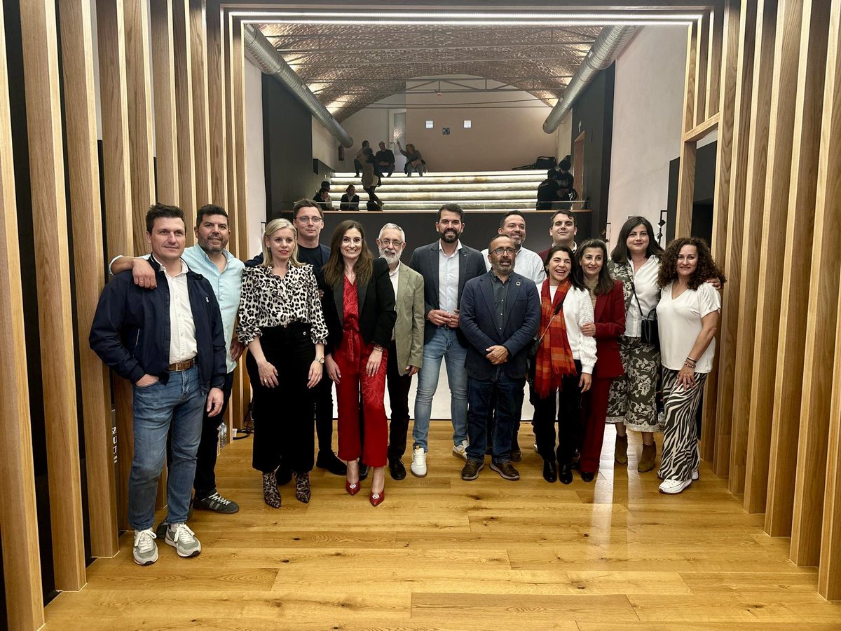 DiputacionCC's tweet photo. [1/3]
🤗 ¡El cine y el teatro vuelven a #Salorino!
Un espacio para soñar, crear y vivir la cultura.
🎬✨ Un antiguo cine se transforma en un espacio cultural polivalente: teatro, cine, conciertos, exposiciones, conferencias… ¡todo en uno!
#SalorinoEsCultura #EspacioVivo https://t.co/LeeE4dvbmp