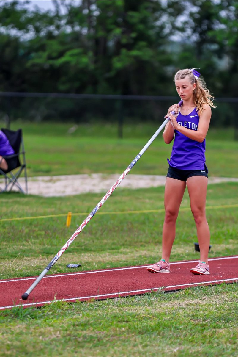 catherine_t_pv's tweet image. Sophomore year Regionals at Challenger Stadium! I placed fourth overall and cleared 10’6” on my first attempt! Although it’s not how I wanted my season to end, I have made immense progress this season and I plan to keep working all throughout the year. See you next year Region 3!