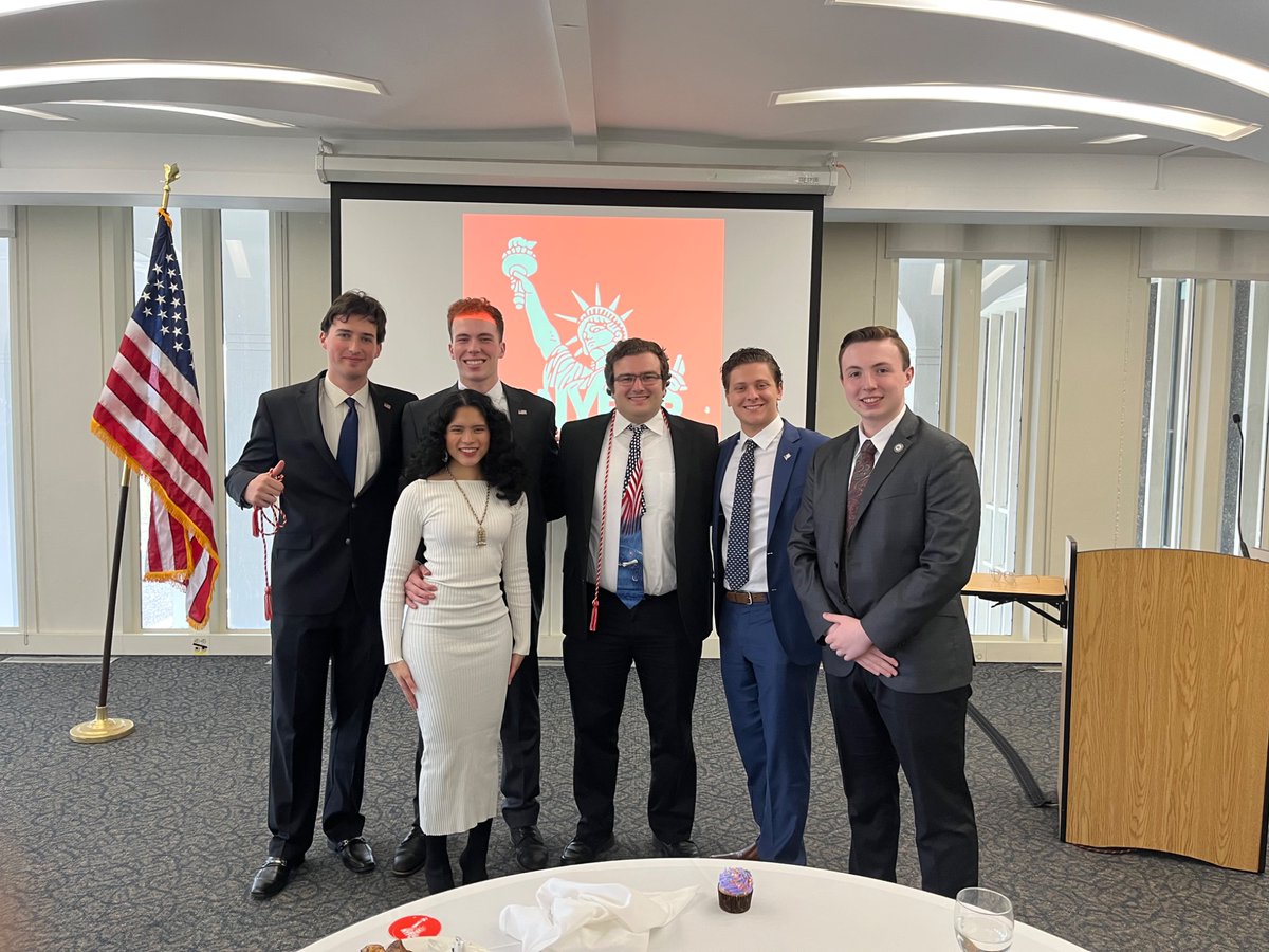 NYFCRs's tweet image. This past weekend the Albany College Republicans hosted our Annual Statewide Conference!
We were honored to have assembly @JoeSempo and @ChrisTague102 speak!The Federation also handed out grad cords, @stickermule stickers, and awards!
Finally, the new e-board was elected!