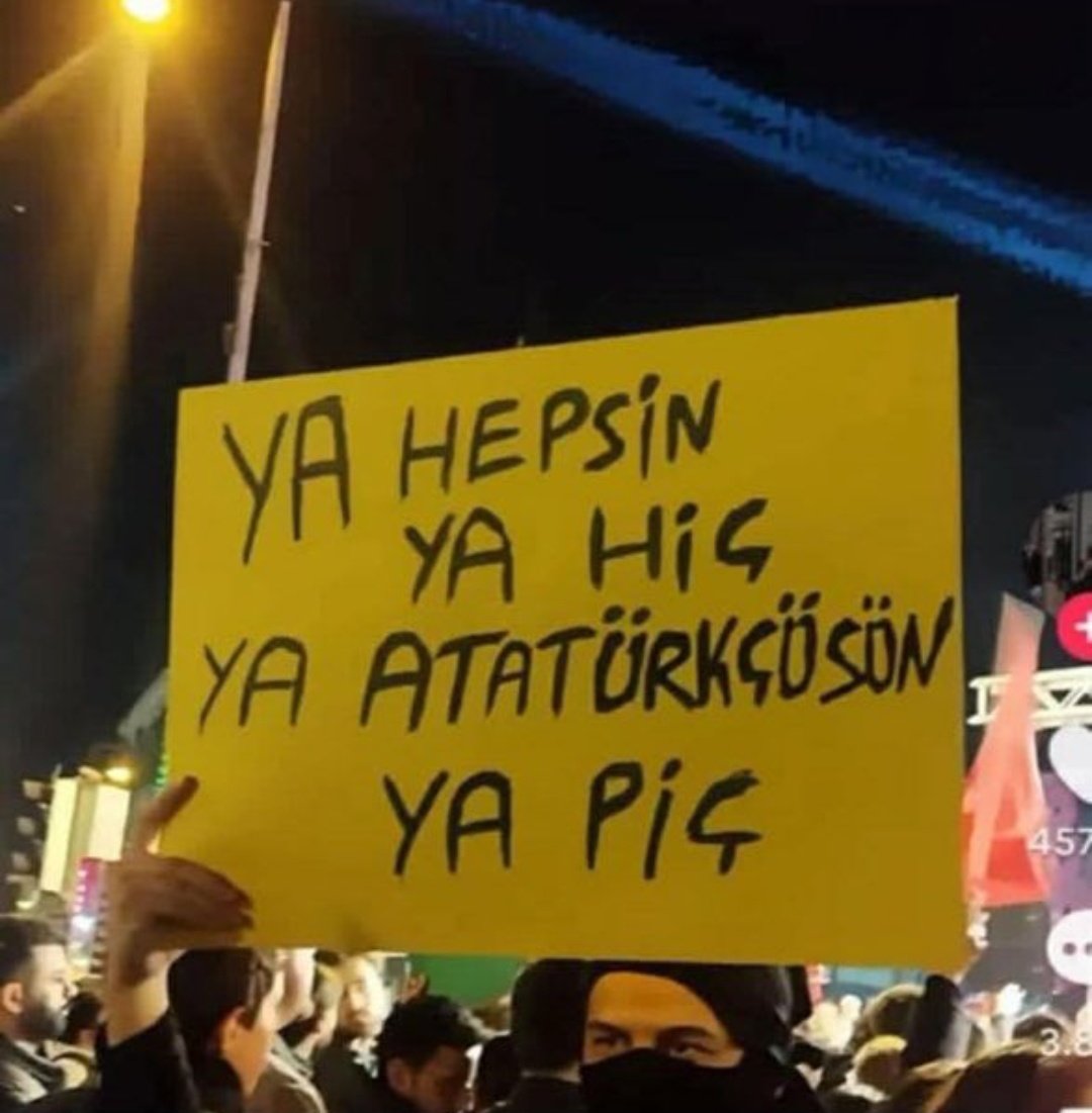 Diyelim Atatürkçüsün neden suçlu gibi ağzını yüzünü kapatıyorsun gurur duyman gerekmez mi? Demek ki en büyük P.!.Ç sensinki gizleniyorsun

#Teşkilat
Ali Koç 
Traktör 
Özgür Özel 
Sadettin Saran
#TanerÖlmez
Neslihan
İstanbul