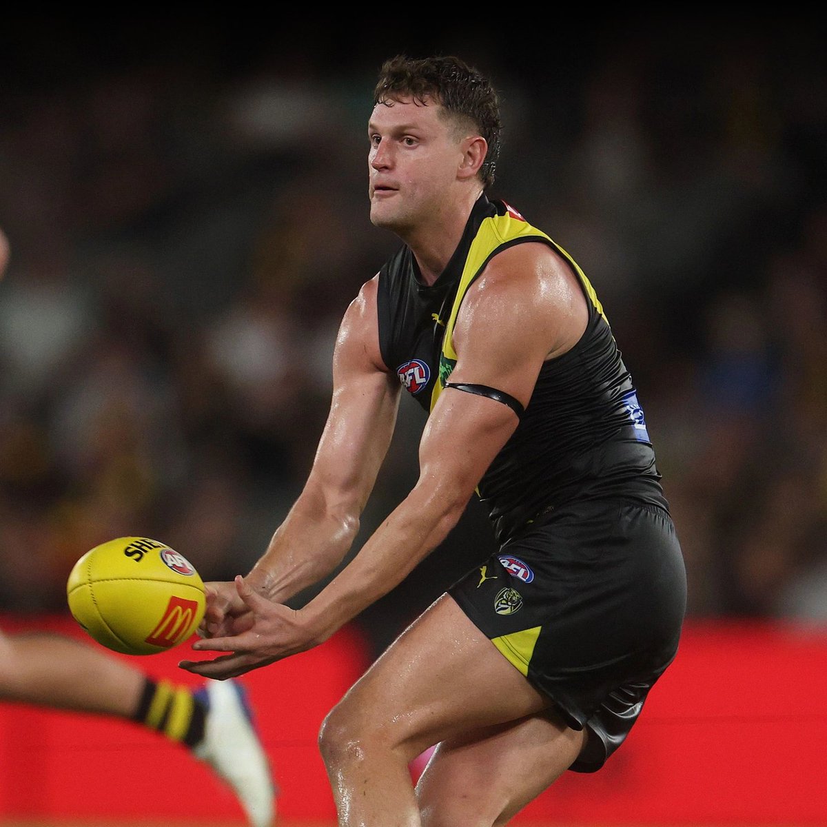 Tigers_of_Old's tweet photo. Midfielder #JacobHopper has copped a bit of scrutiny but credit where it's due. That was a brilliant performance. He had 8 clearances, the most for us. Used the ball well too.
Looks fit & invested. Thought it was his best game in our colours. Hope the form continues.
Go Hop.πͺπ― https://t.co/uInsSDKigV