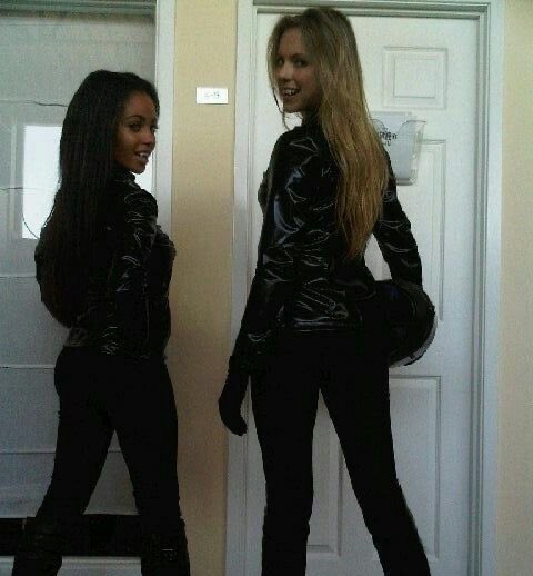 solelynostalgia's tweet photo. vanessa morgan &amp; kate todd behind the scenes of ‘my babysitter’s a vampire’ (2011) https://t.co/TlPjwAZN11
