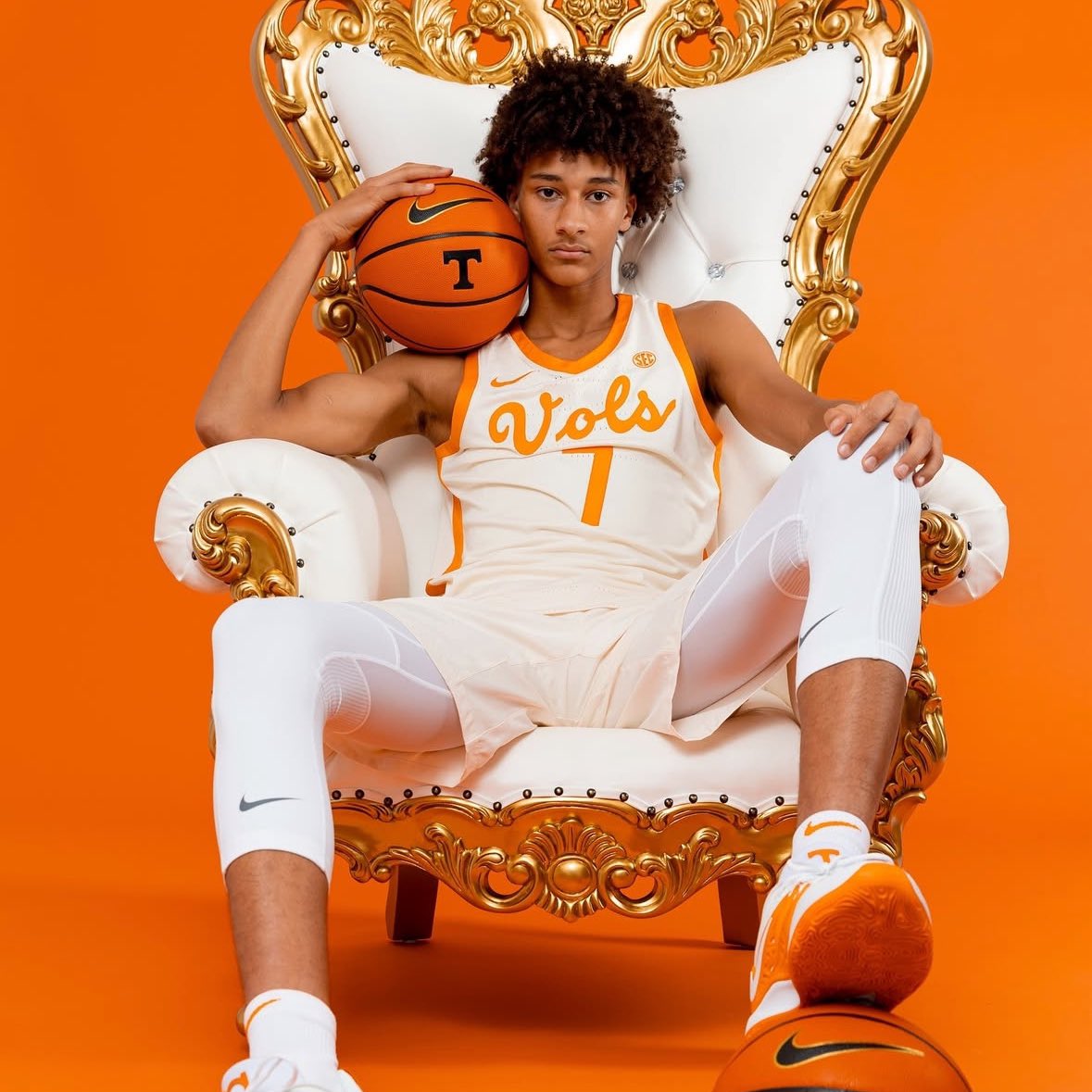 More_Issues's tweet photo. BREAKING: 5⭐️ F Nate Ament has committed to Tennessee.

The No. 4 overall player in the class is Tennessee’s highest-rated recruit ever🍊 https://t.co/INcBUPCz9G