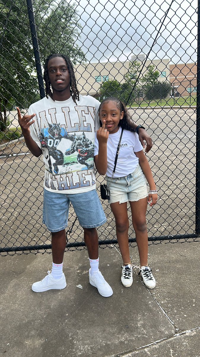 🦋🫦 tweet media