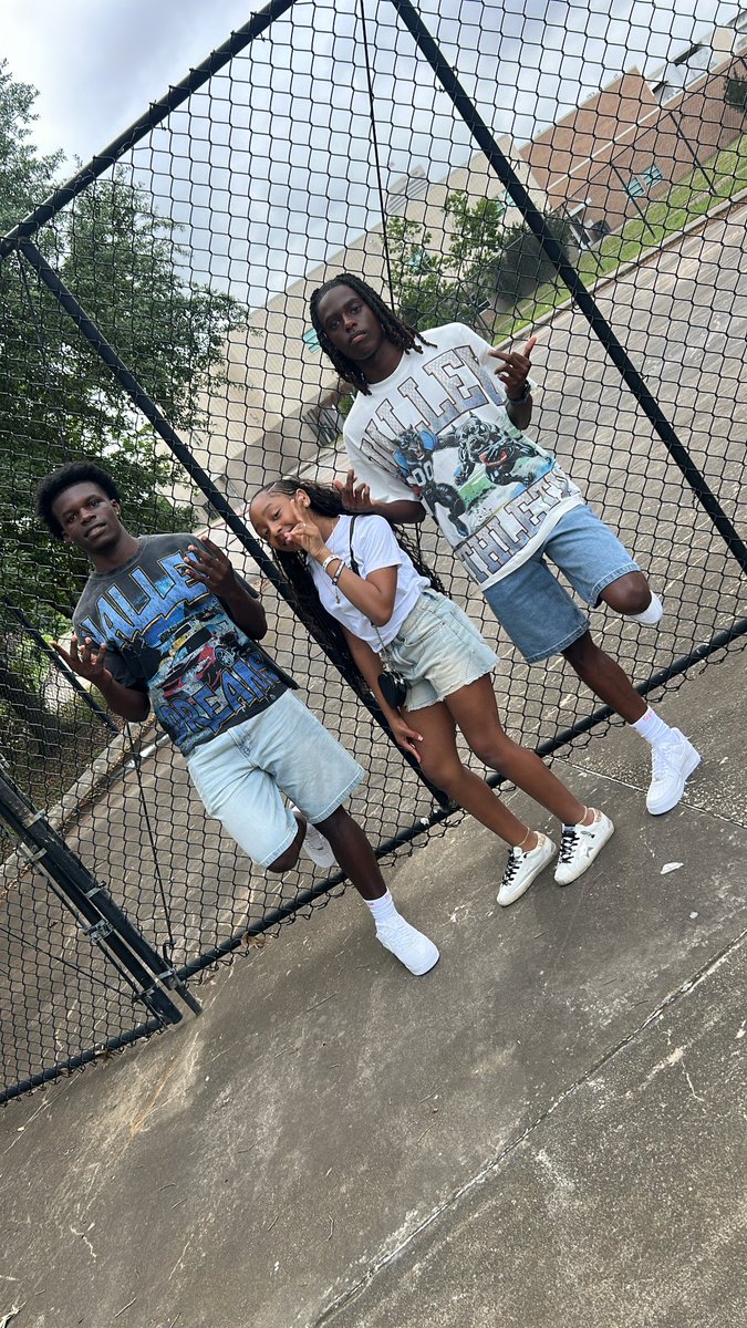 🦋🫦 tweet media