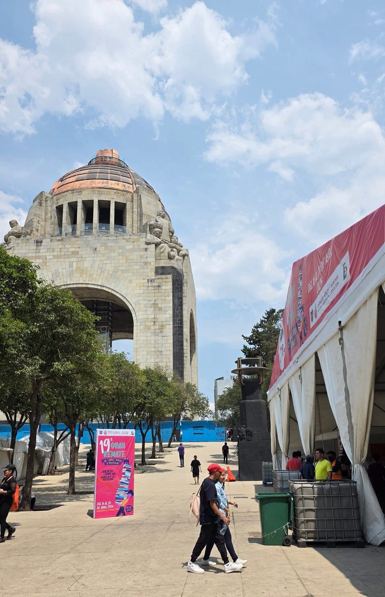 ElBarcodePapel's tweet photo. Últimas horas del 19°GRAN REMATE DE LIBROS EN EL MONUMENTO A LA REVOLUCIÓN 
Stand 211, Carpa L 
#ElBarcoDePapel #GranRemateDeLibros #MonumentoAlaRevolución https://t.co/ASBmpWTPoj